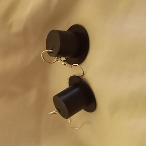 NWT Top hat earrings- mbarnes productions